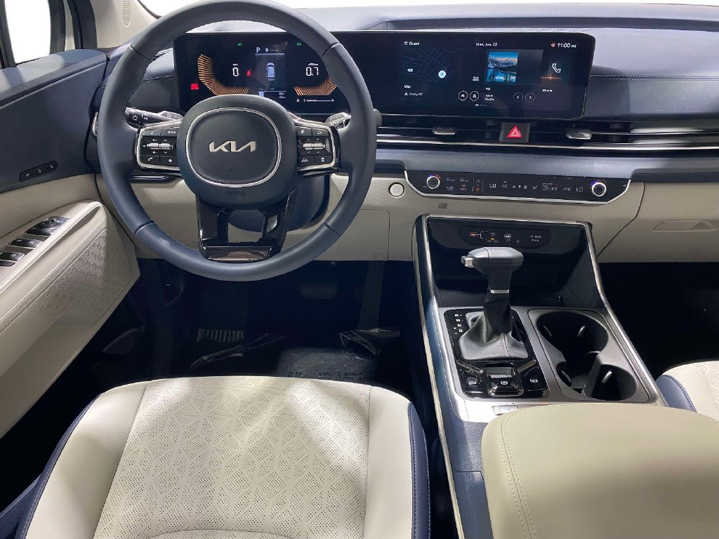New 2026 Kia Carnival EX FWD image 10