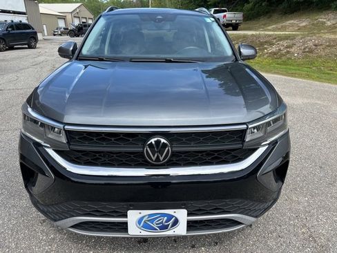 Used 2023 Volkswagen Taos SE image 3