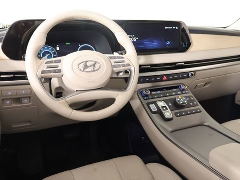 Used 2023 Hyundai Palisade Limited w/ Cargo Package image 2