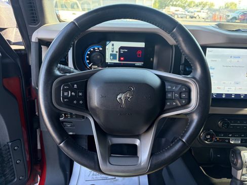 Used 2023 Ford Bronco Wildtrak AWD/4WD image 9