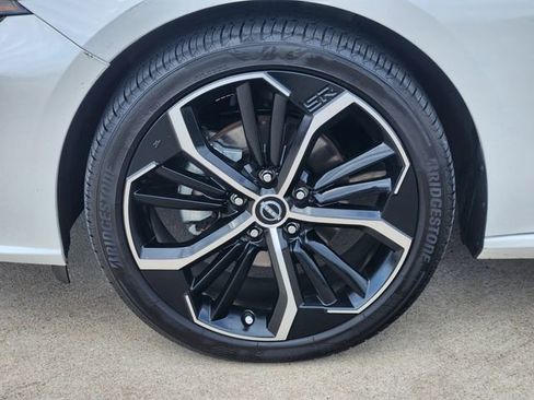 Used 2024 Nissan Altima 2.5 SR w/ SR Premium Package FWD image 10