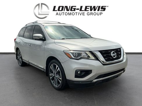 Used 2018 Nissan Pathfinder Platinum FWD image 10