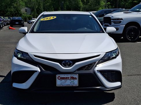 Used 2024 Toyota Camry SE w/ Convenience Package FWD image 8