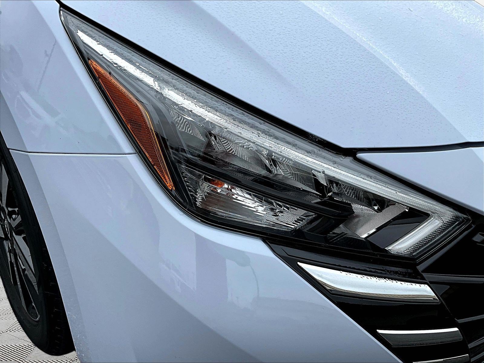 Used 2025 Nissan Versa SV FWD image 31