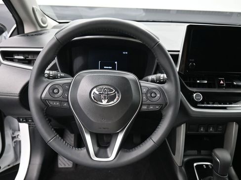 Certified 2025 Toyota Corolla Cross XLE w/ Convenience Package image 17