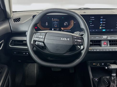 Used 2025 Kia K4 FWD image 18