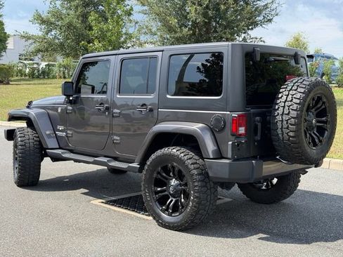 Used 2017 Jeep Wrangler Unlimited Sahara w/ Connectivity Group AWD/4WD image 6