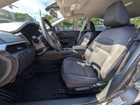 Used 2024 Nissan Altima 2.5 S FWD image 15