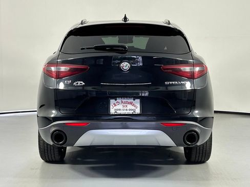 Used 2023 Alfa Romeo Stelvio Ti AWD/4WD image 6