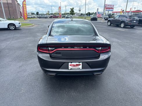 Used 2022 Dodge Charger SXT image 4