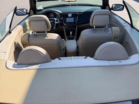 Used 2014 Chrysler 200 Limited FWD image 17