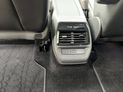 Used 2021 Volkswagen ID.4 Pro S w/ Gradient Package image 10