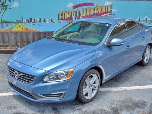 Used 2014 Volvo S60 T5 image 1