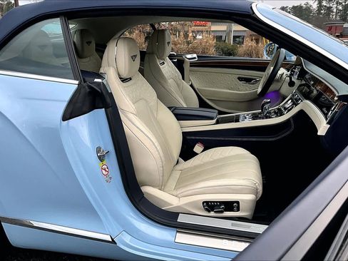 Used 2023 Bentley Continental GT Azure image 8