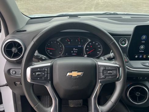 Used 2023 Chevrolet Blazer LT FWD image 19