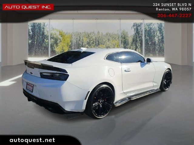Used 2016 Chevrolet Camaro SS RWD image 5