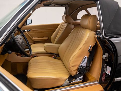 Used 1987 Mercedes-Benz 560 SL image 14