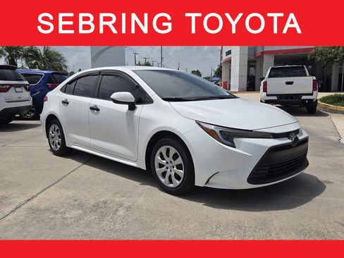 Certified 2025 Toyota Corolla LE FWD image 1