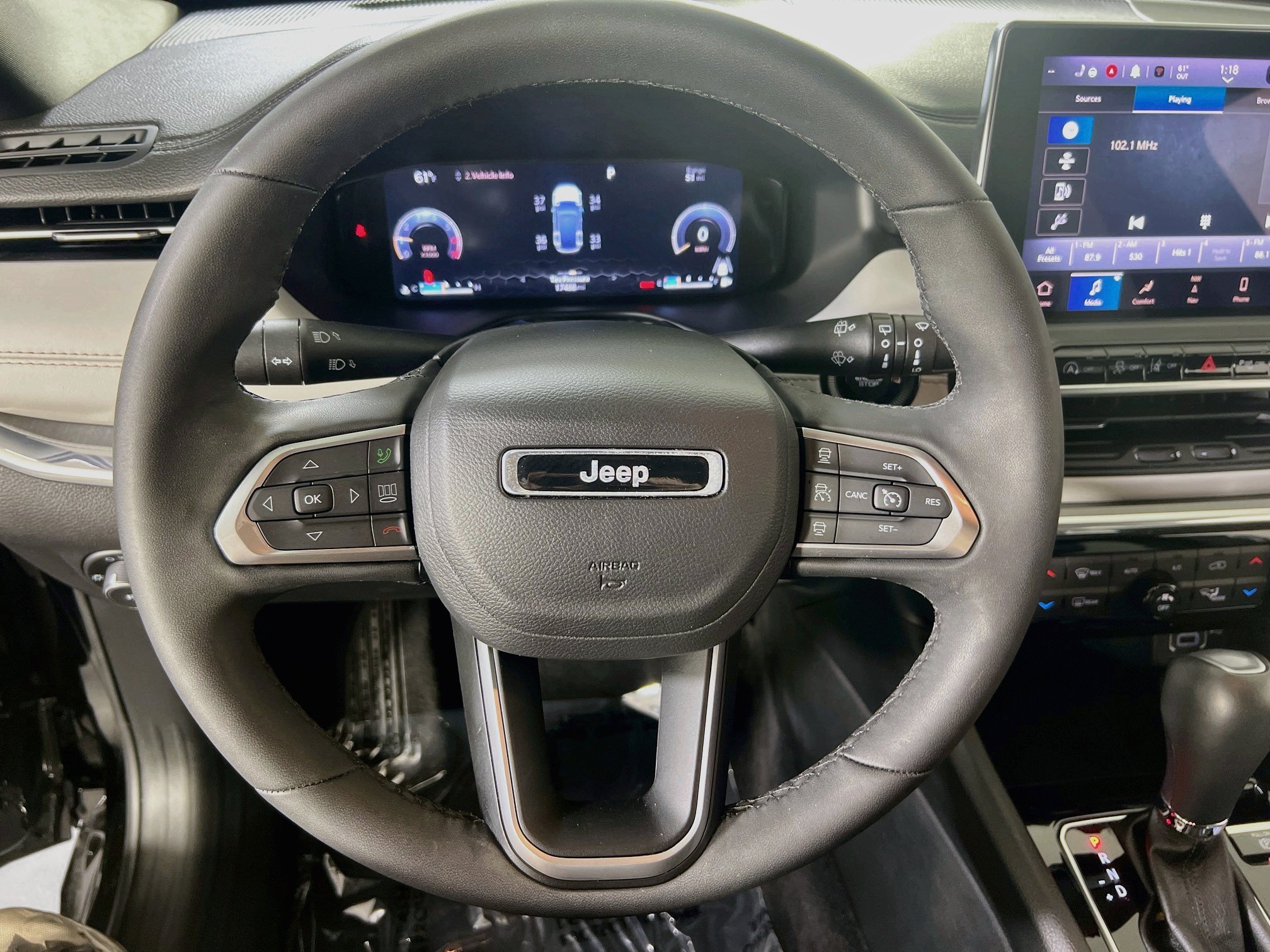 Used 2023 Jeep Compass Limited w/ Elite Group AWD/4WD image 11