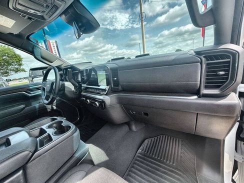 Used 2025 Chevrolet Silverado 1500 LT RWD image 28