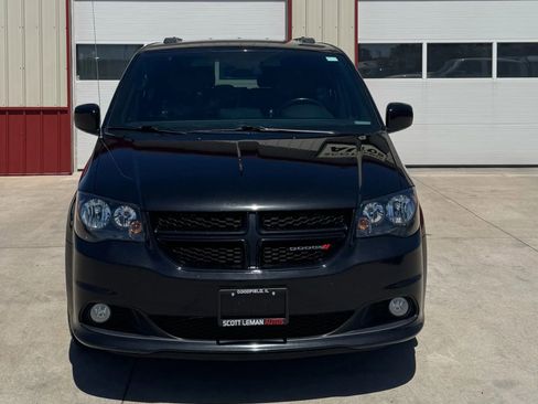 Used 2019 Dodge Grand Caravan GT image 2