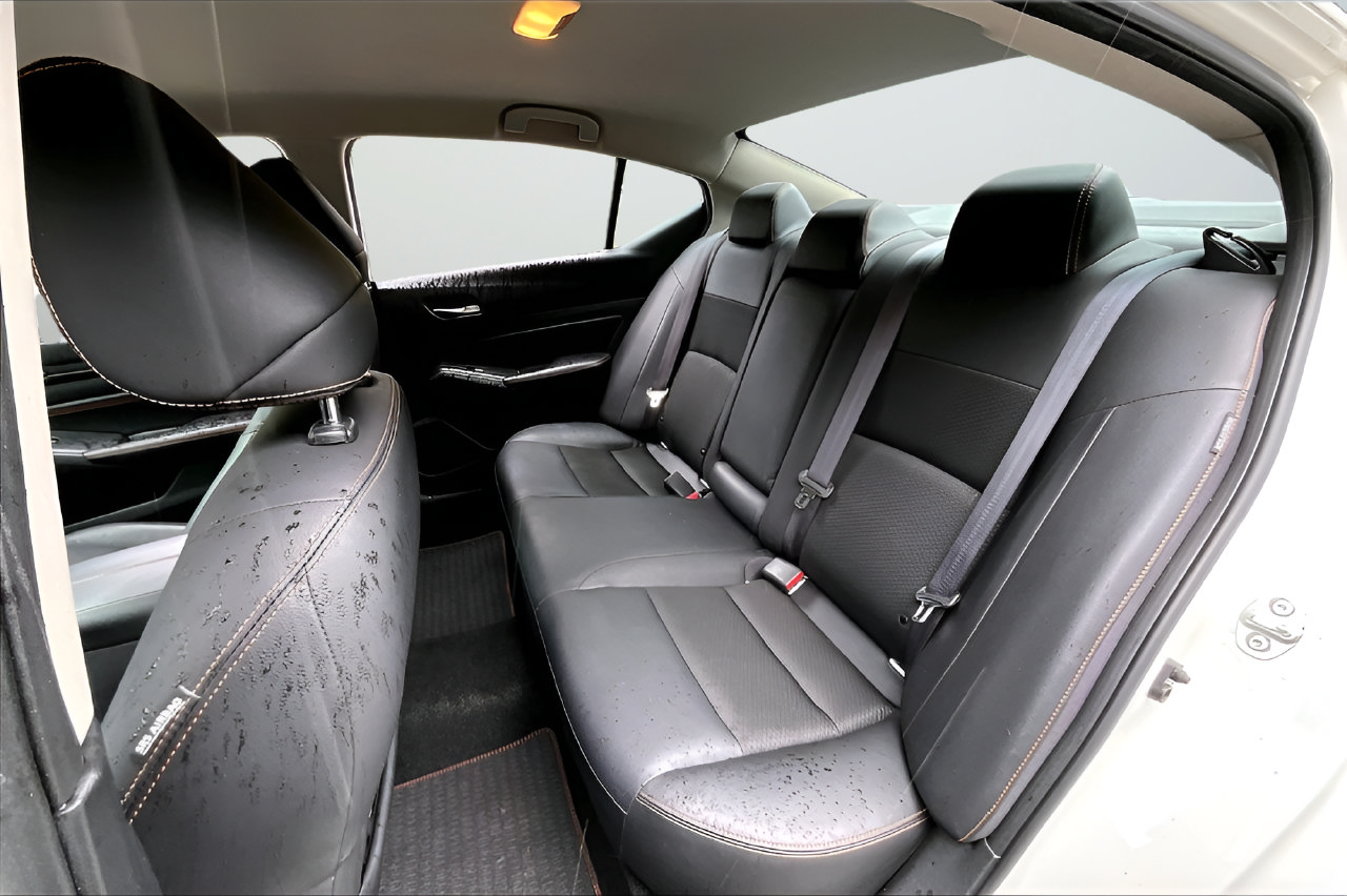 Used 2020 Nissan Altima 2.5 SR FWD image 19