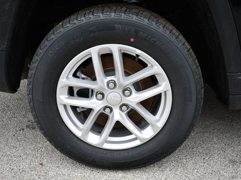New 2026 Jeep Grand Cherokee L 4WD image 7
