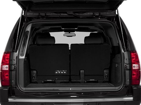 Used 2014 Chevrolet Suburban LS image 12