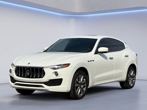 Used 2021 Maserati Levante S image 11