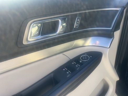 Used 2018 Ford Explorer XLT w/ Equipment Group 201A image 16