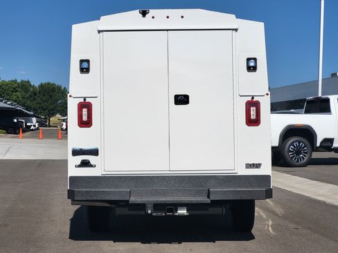 New 2026 GMC Savana 3500 w/ Power Convenience Package RWD image 6