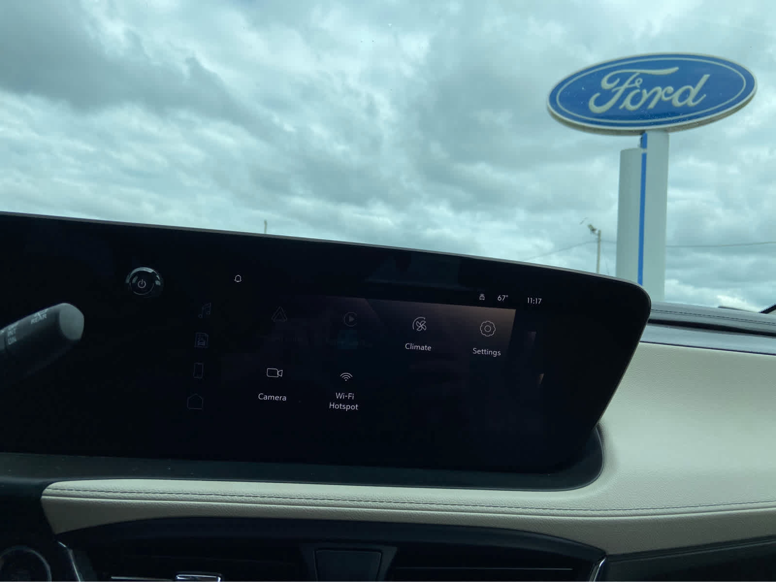 Used 2025 Buick Encore GX Avenir w/ Avenir Technology Package AWD/4WD image 28
