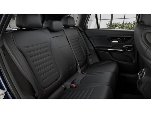 Used 2024 Mercedes-Benz GLC 43 AMG 4MATIC image 5