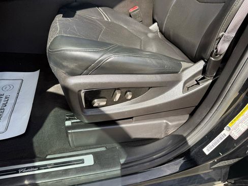 Used 2015 Cadillac Escalade Luxury image 14