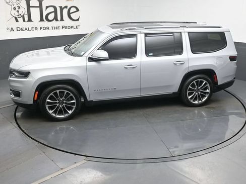 Used 2022 Jeep Wagoneer Series III w/ Premium Group I AWD/4WD image 60