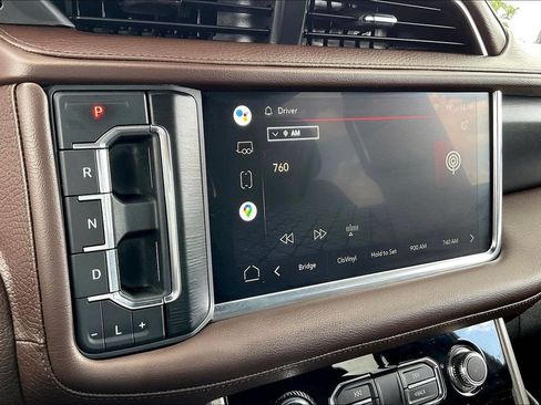 Used 2022 GMC Yukon XL Denali AWD/4WD image 24