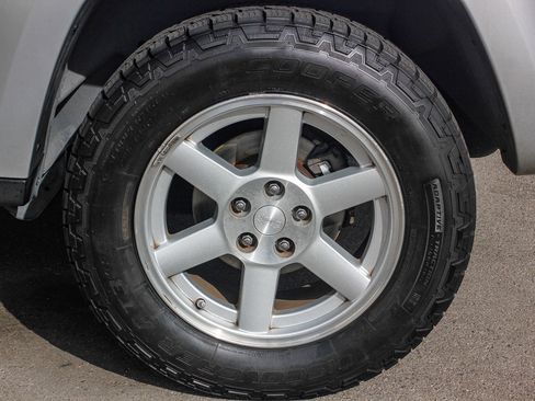 Used 2007 Jeep Liberty Limited image 11