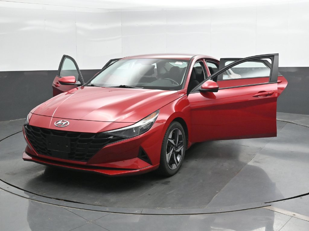 Used 2023 Hyundai Elantra SEL w/ Convenience Package FWD image 42