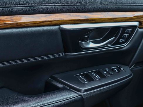 Used 2020 Honda CR-V Touring image 14