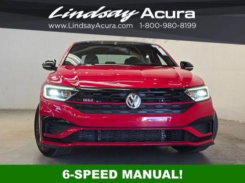 Used 2019 Volkswagen Jetta GLI FWD image 2