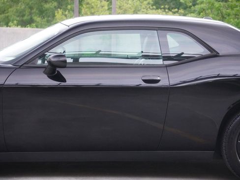Used 2017 Dodge Challenger SXT RWD image 32
