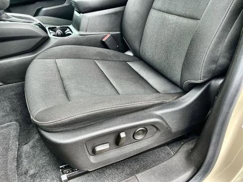 Used 2024 Chevrolet Colorado Trail Boss w/ Technology Package AWD/4WD image 19