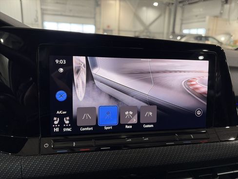 Certified 2024 Volkswagen Golf R image 30