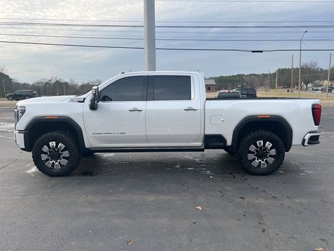 Used 2024 GMC Sierra 2500 Denali w/ Denali Reserve Package image 9