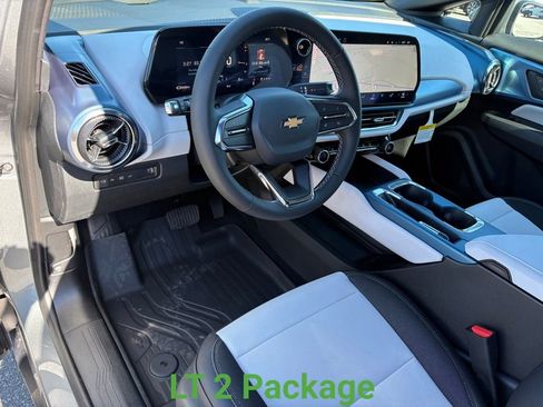 New 2026 Chevrolet Equinox EV LT AWD/4WD image 23