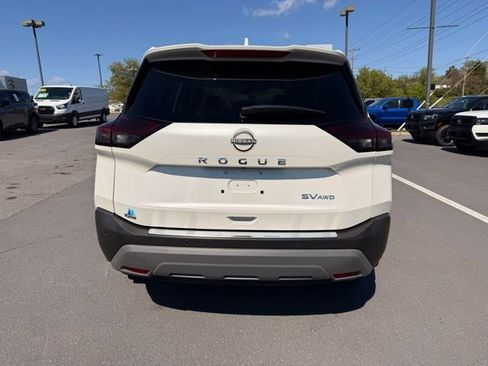 Certified 2023 Nissan Rogue SV AWD/4WD image 6