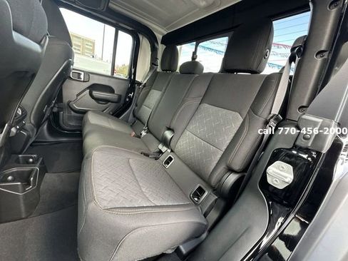 Used 2025 Jeep Gladiator Mojave w/ Convenience Group image 23