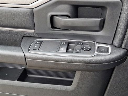 Used 2024 RAM 2500 Tradesman w/ Chrome Appearance Group image 21