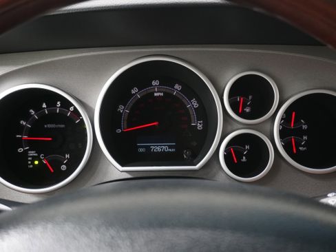 Used 2013 Toyota Sequoia Platinum image 22