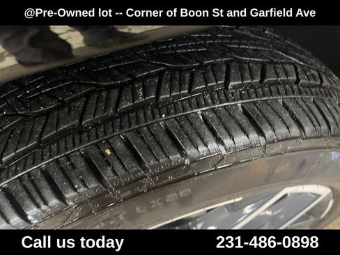Used 2025 Chevrolet Traverse High Country w/ LPO, Floor Liner Package AWD/4WD image 12